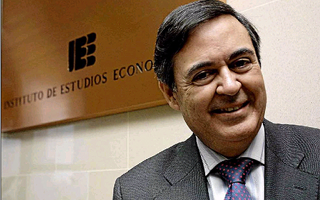Juan Iranzo Catedrático de Economía Aplicada de la UNED y decano del Colegio de Economistas