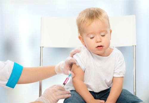 10 motivos para vacunar a los hijos