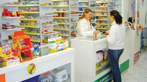 Las farmacias andaluzas podrán dispensar medicamentos hospitalarios