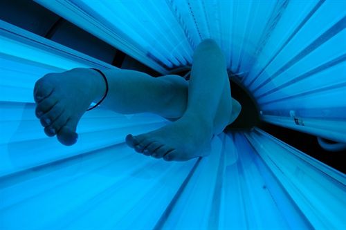 Las cabinas de rayos UVA deberán advertir del riesgo de cáncer de piel