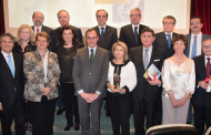 El Consejo General de Farmacéuticos premia a Isabelle Adenot, el Colegio de Sevilla, Mª José Faus y Julio Sánchez Fierro