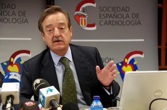 Doctor Víctor Villalobos, especialista en ginecología y obstetricia de Hospital Quirón Murcia