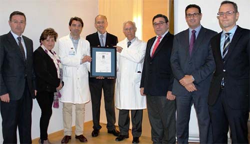 El grupo Ribera Salud recibe una nueva norma de calidad en los departamentos de salud de Torrevieja y Vinalopó