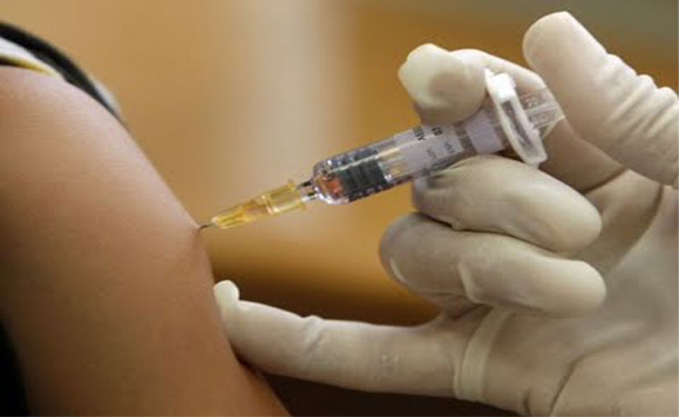 España probará la vacuna del ébola un año después de tener su primer caso