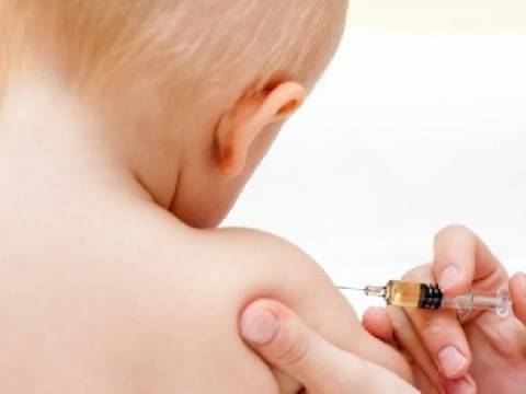 Madrid vacuna a 3.855 bebés contra la meningitis B en su primer mes de implantación
