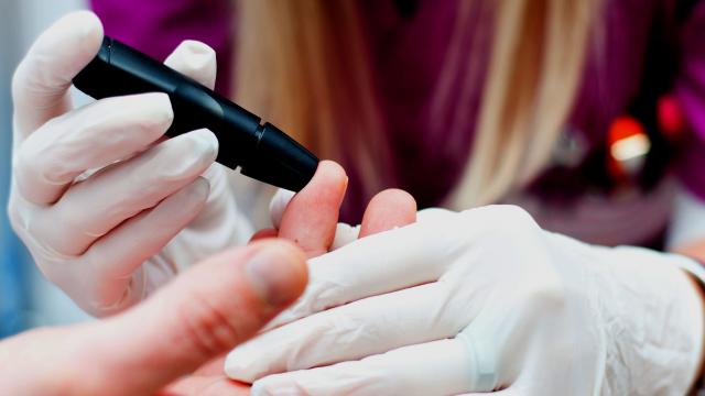Galicia: Farmacéuticos de Pontevedra realizan test de diabetes a la población