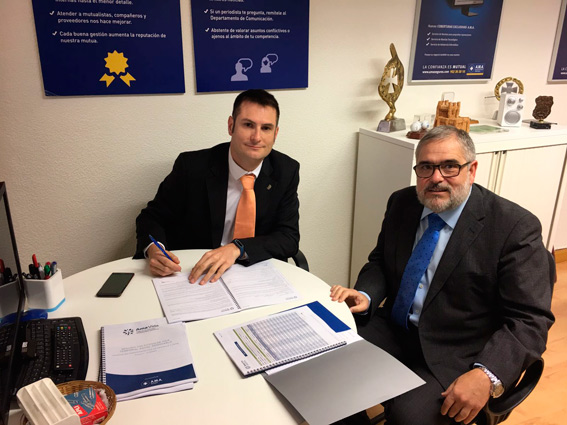 AMA vida firma una póliza colectiva de vida con el Colegio de Fisioterapeutas de Castilla y León