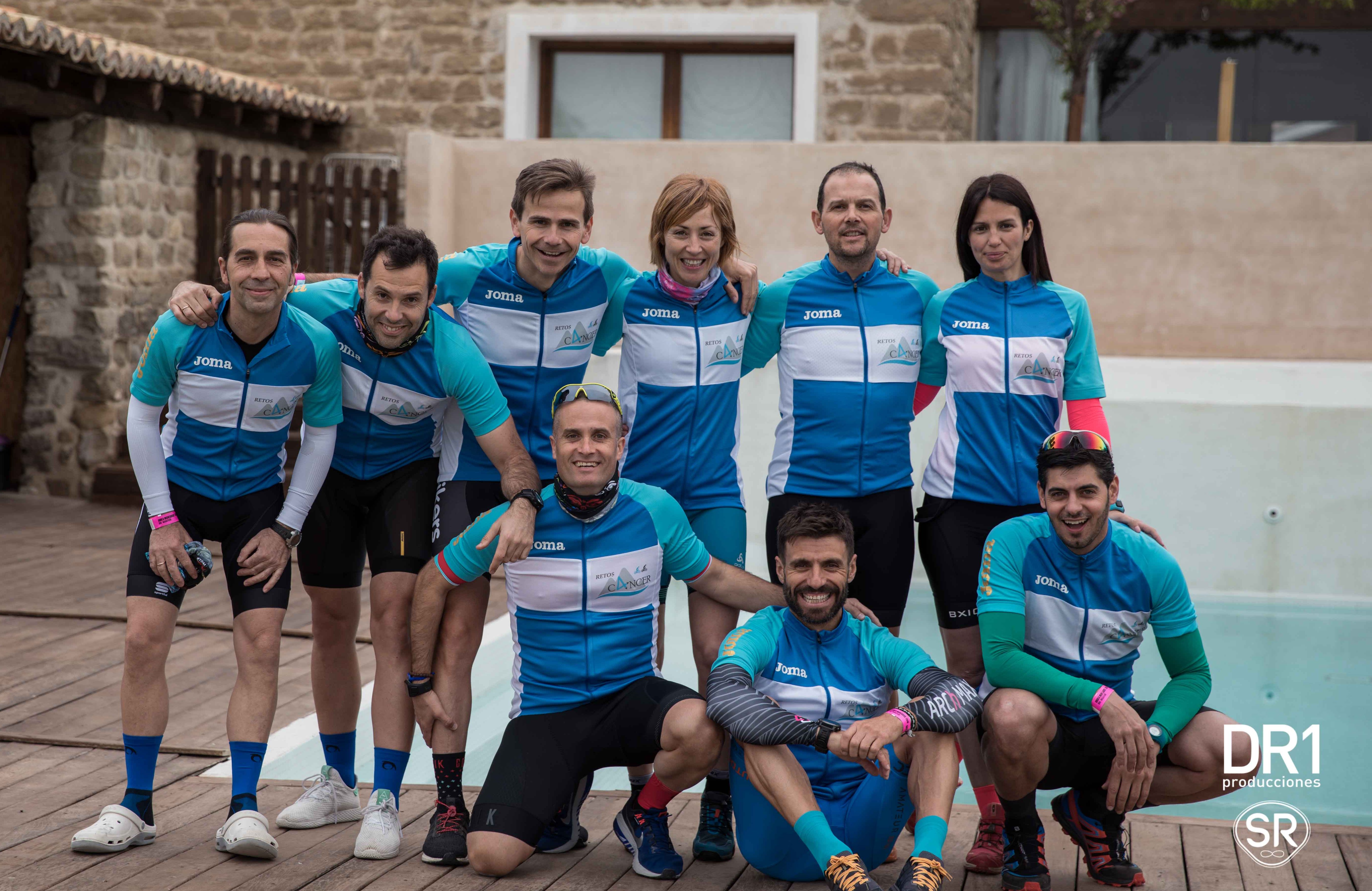 Diez deportistas cruzan el 'Desierto de Europa' para visibilizar el cáncer de mama