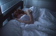 ¿Cuál es la mejor y peor postura para dormir?