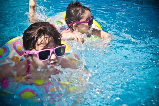 10 medidas para proteger a los niños de los efectos nocivos del sol