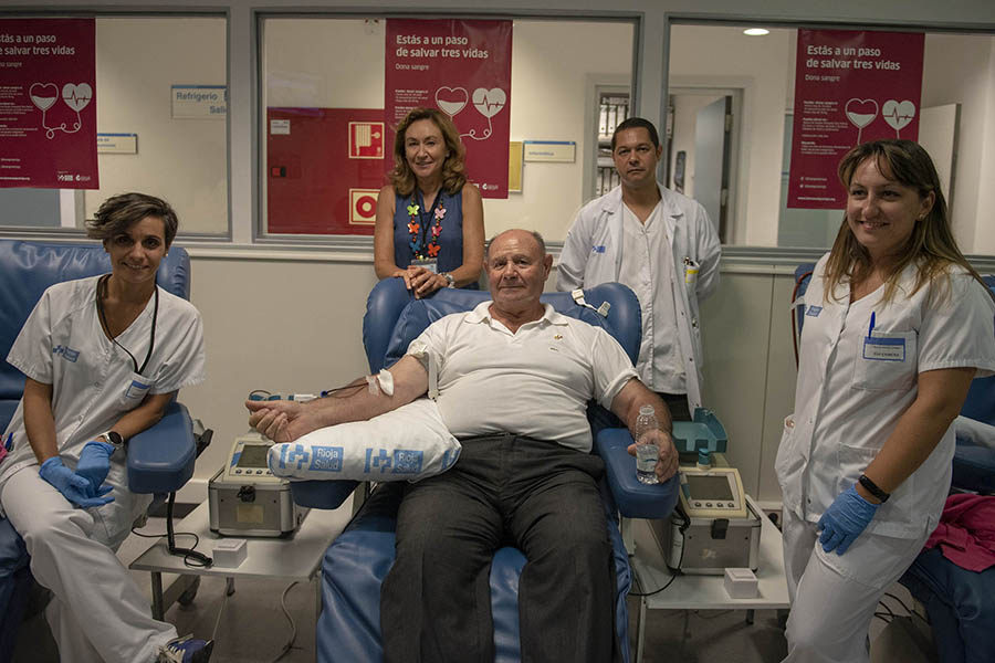 El mayor donante de sangre de La Rioja realiza su última donación tras salvar más de 400 vidas