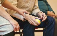 Alzheimer: El 80% de los pacientes está al cuidado de un familiar
