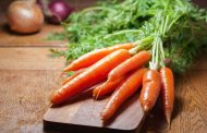 ¿Las zanahorias ponen moreno y son buenas para la vista?