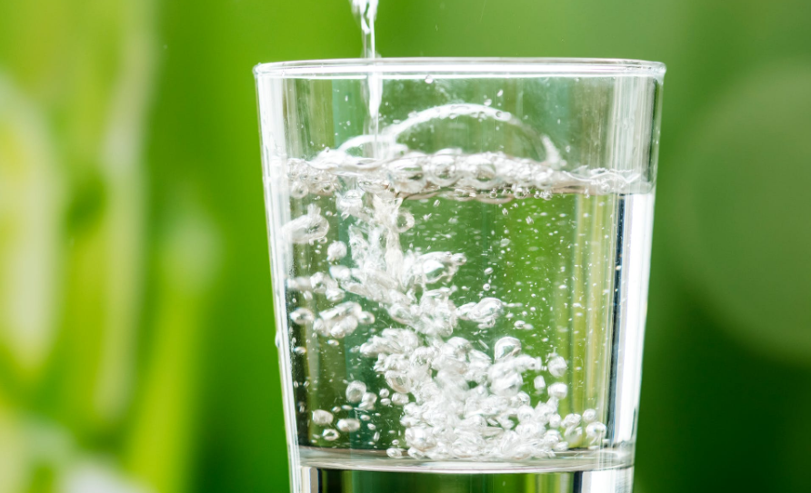 Beneficios de tomar agua de abedul