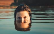 ¿Cómo proteger los ojos bajo el agua?