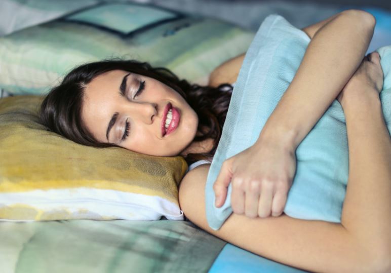 Beneficios de dormir sin pijama