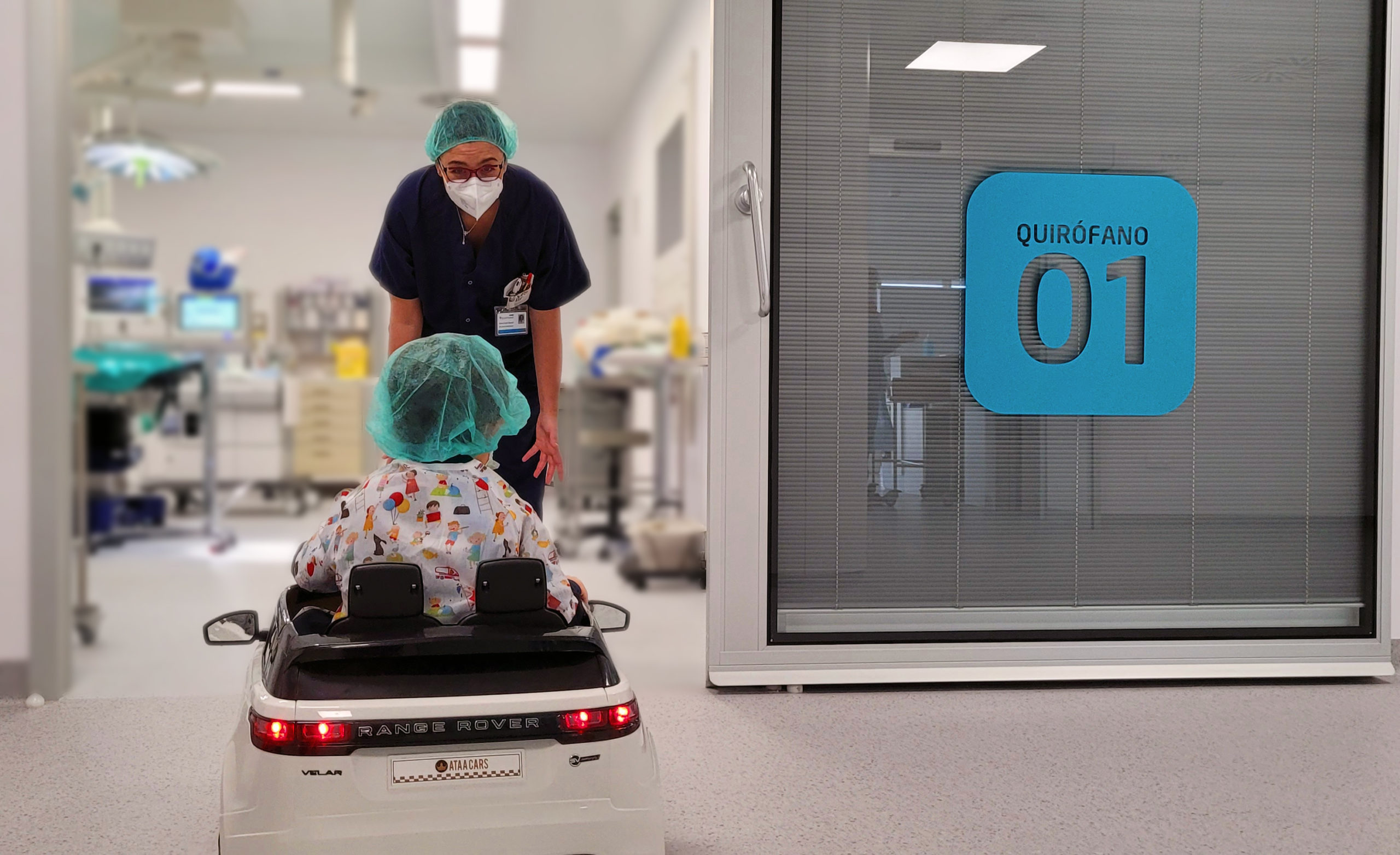 Los pequeños van sobre ruedas al quirófano en Quirónsalud Campo de Gibraltar