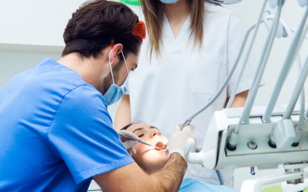 El dentista, profesional imprescindible en cualquier tratamiento de salud bucodental