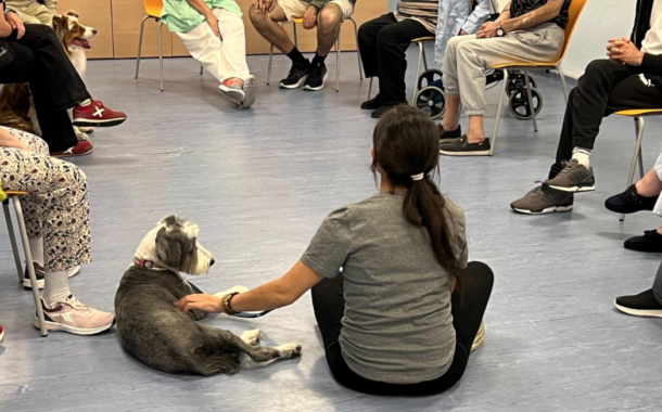Madrid, primera región de España en implantar un programa terapéutico con perros para personas con trastorno mental grave