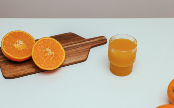El zumo de naranja modula vías asociadas a la función cardiovascular, según un nuevo ensayo clínico